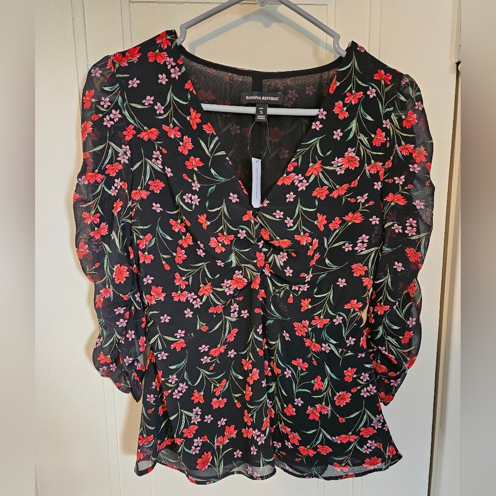 Banana Republic Ruched Peplum Top - Black and Red Floral Women's Size Small Tall